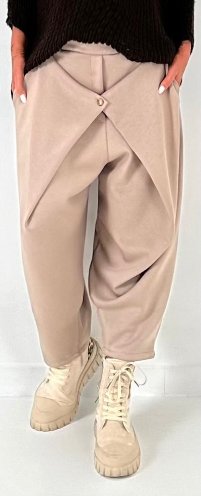 Pants model "Overlay Chic" - taupe