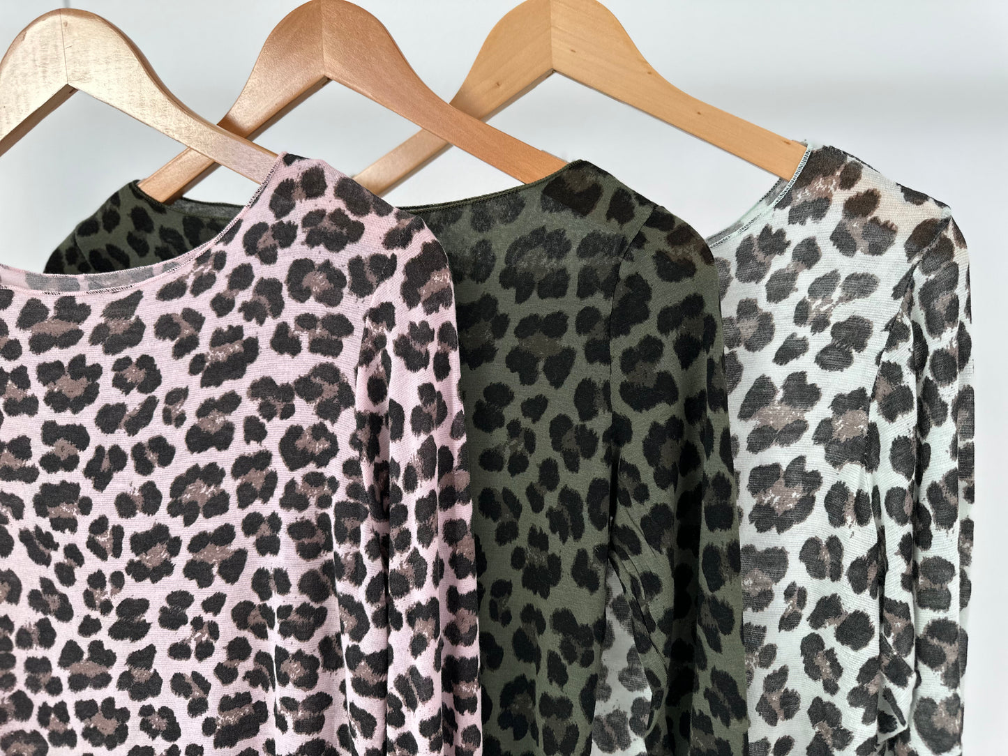 Cashmere Shirt mit leo Muster - 3 Farben