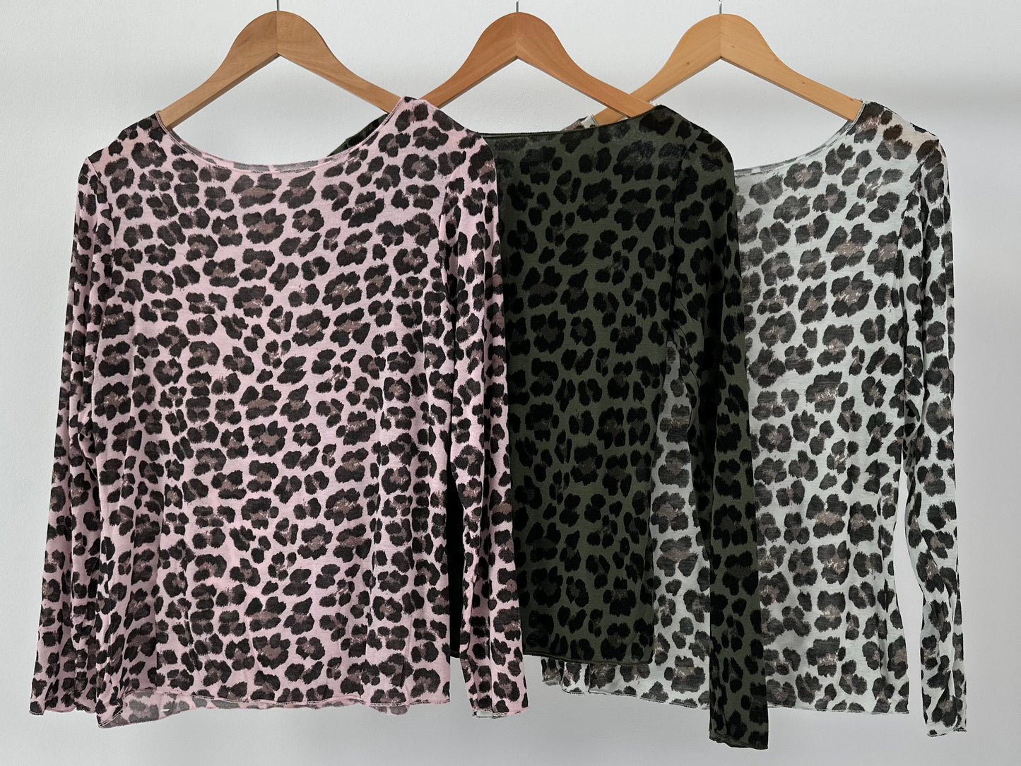 Cashmere Shirt mit leo Muster - 3 Farben