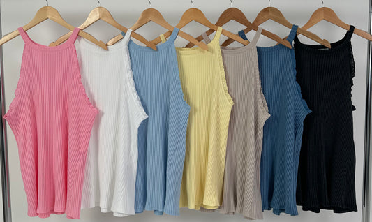 Ripp-Top mit Spitzendetails - 7 Farben