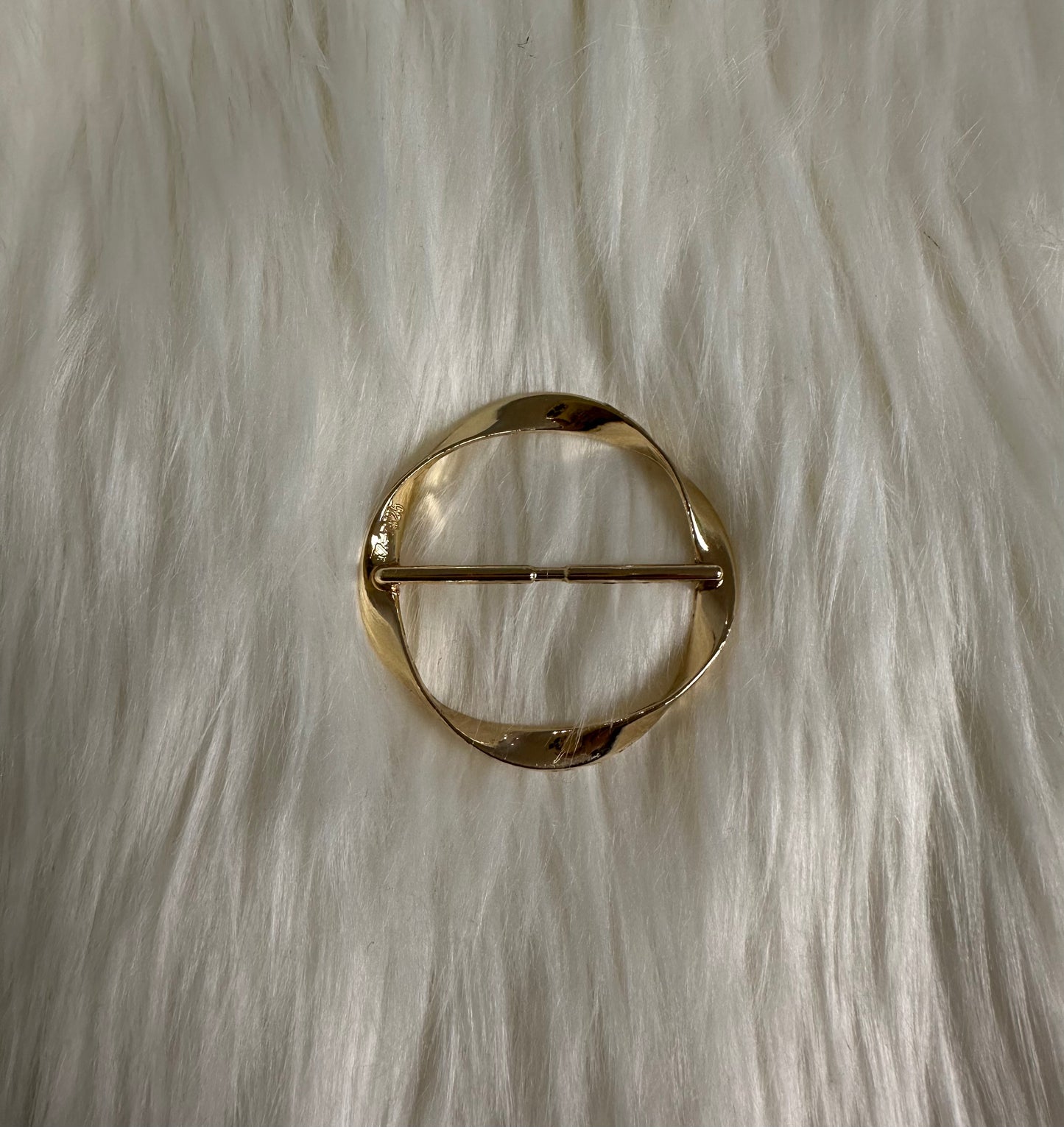 Ring met centrale staaf - goud