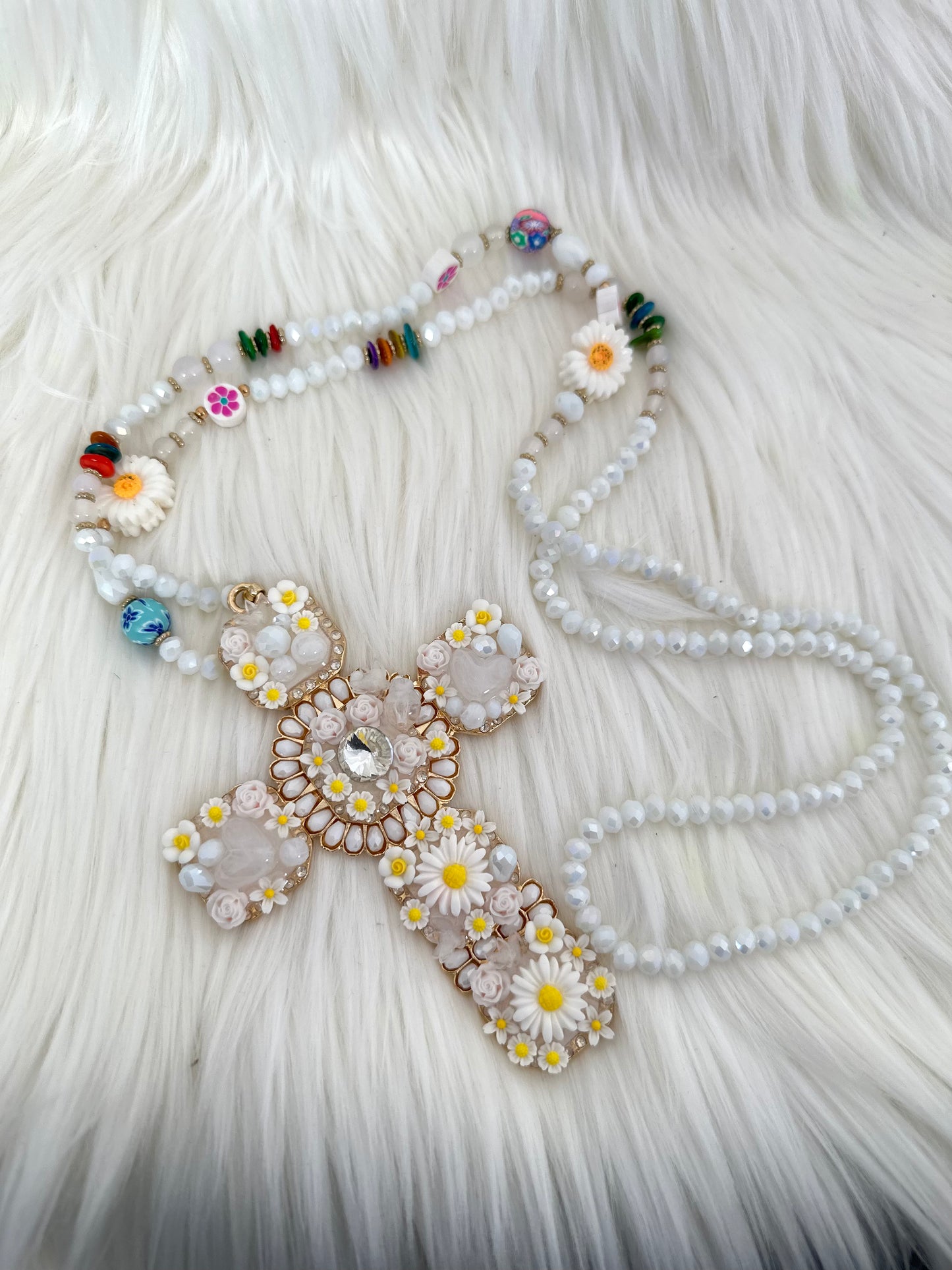 Chain with cross pendant - white-multicolored