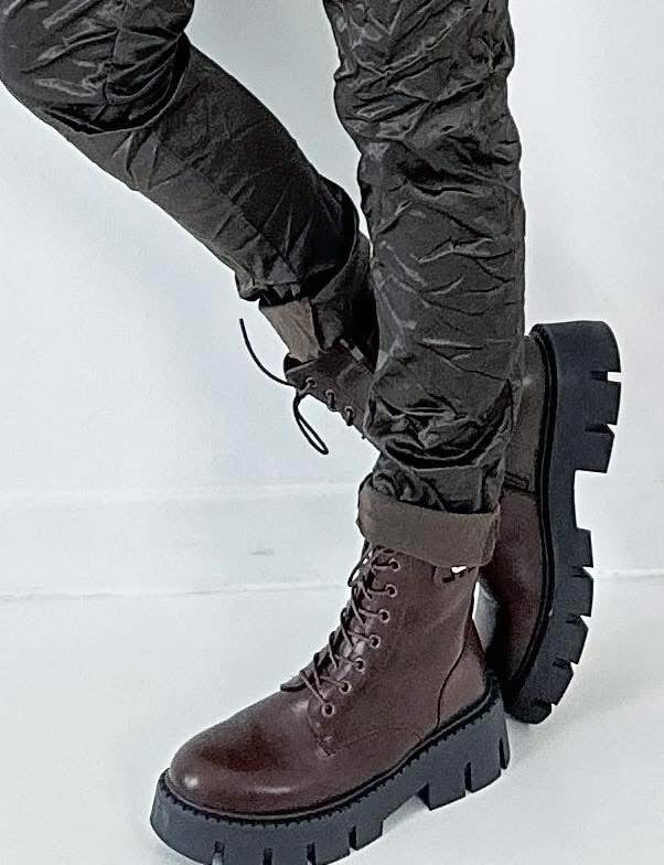 Bootie model "Bold Track" - brown