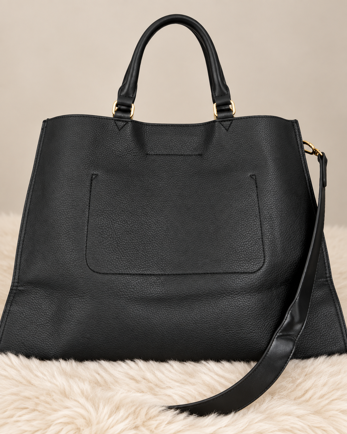 Tasche in Lederoptik mit Twist Lock Verschluss - schwarz