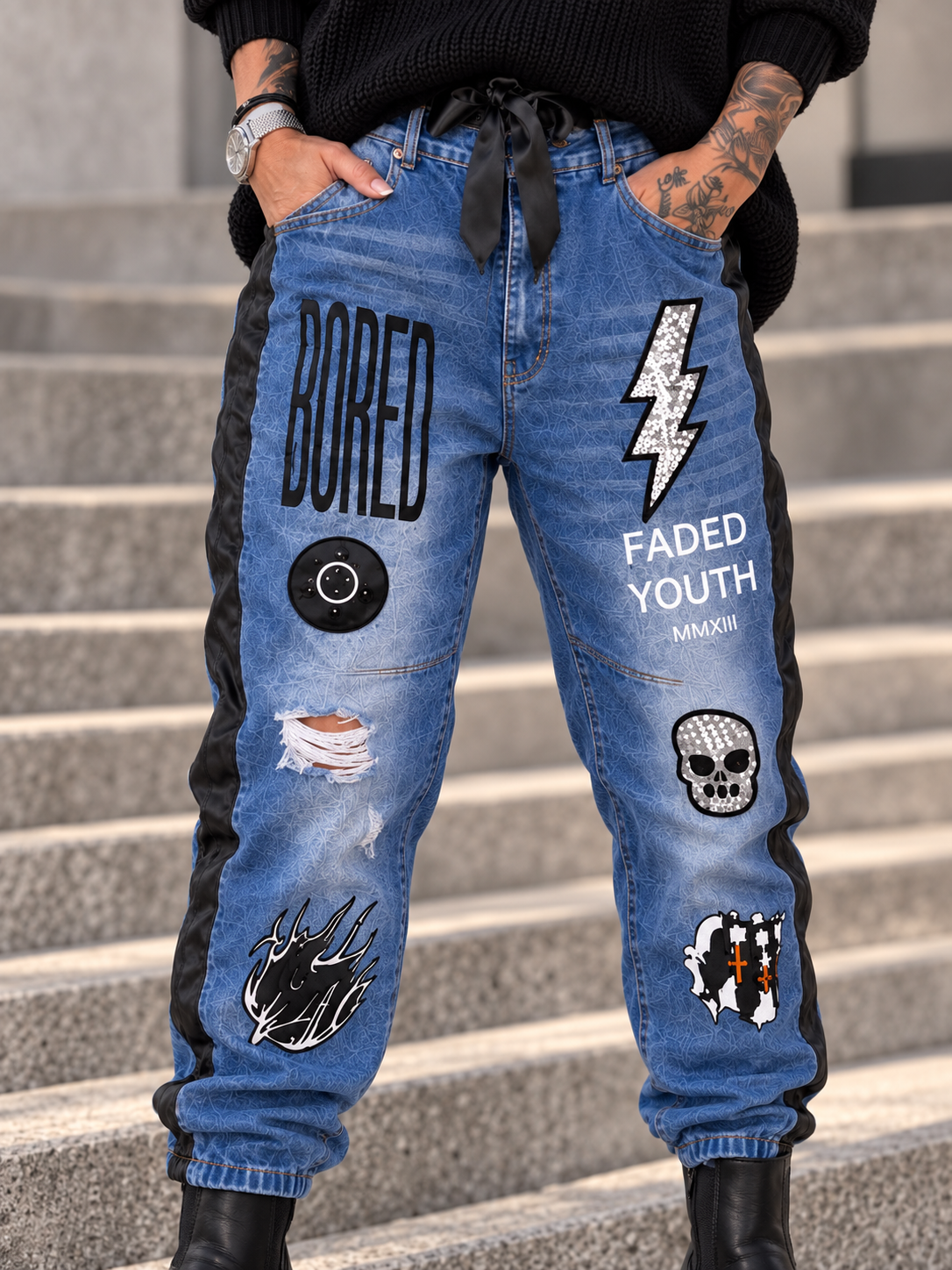 Boyfriend Jeans im Materialmix mit Paillettenapplikationen - denim-schwarz