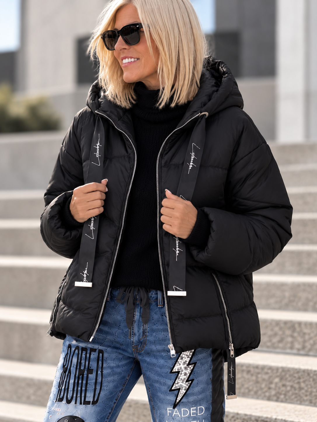 Daunenjacke mit Kapuze - schwarz