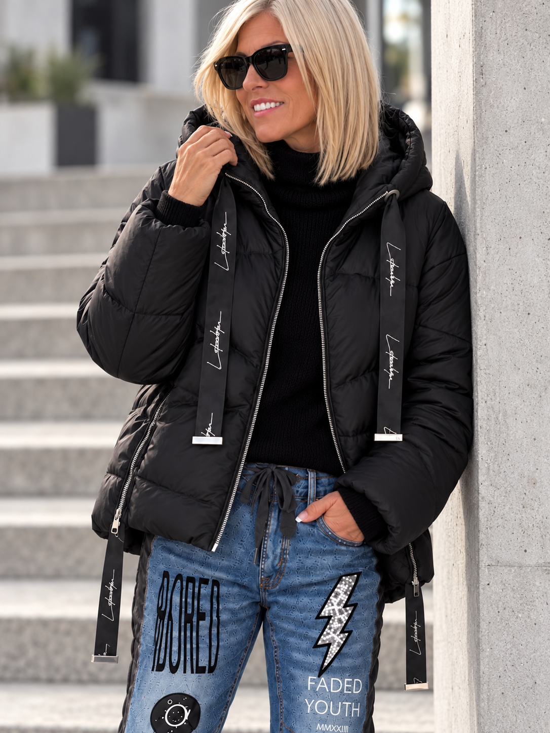 Daunenjacke mit Kapuze - schwarz