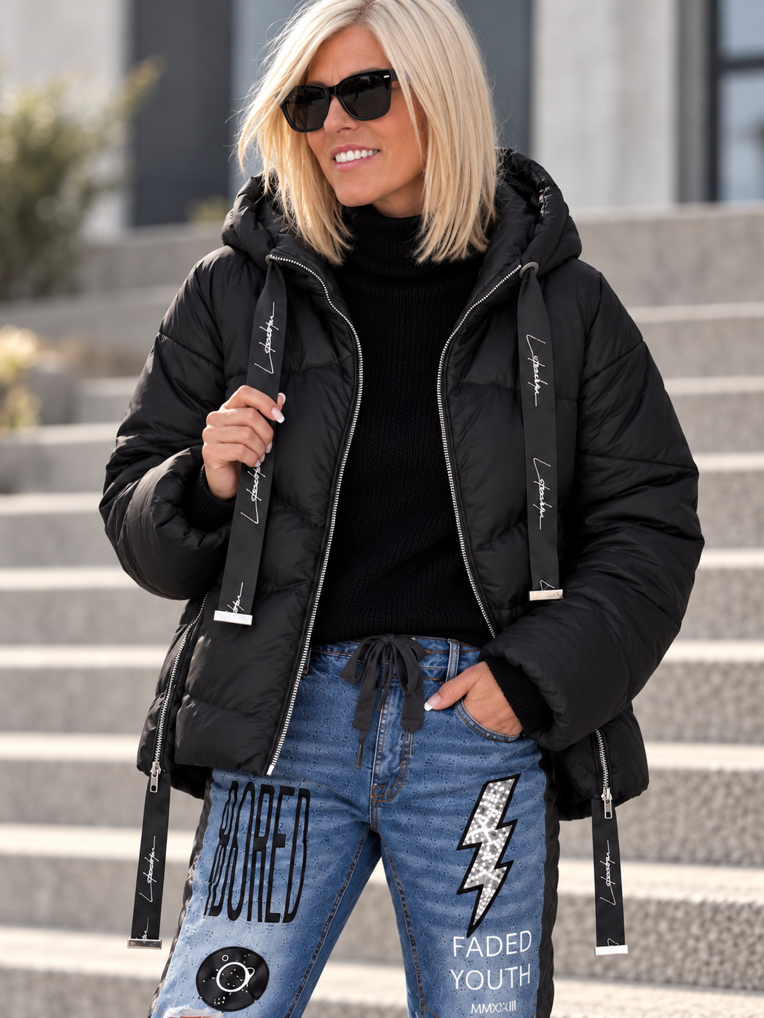 Daunenjacke mit Kapuze - schwarz