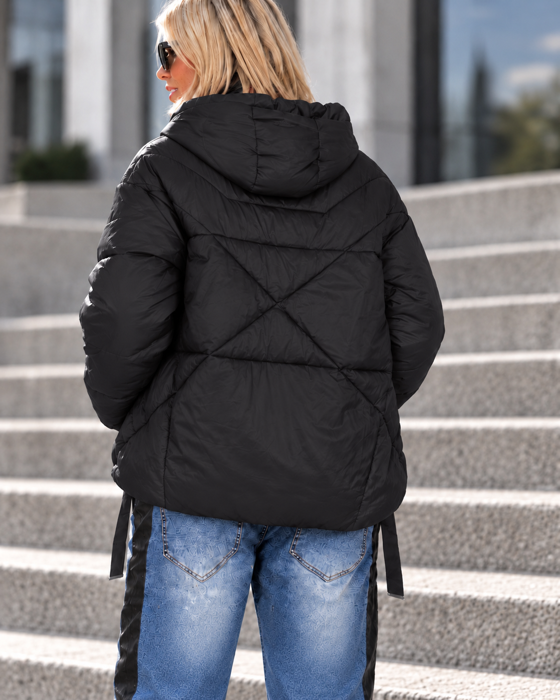 Daunenjacke mit Kapuze - schwarz