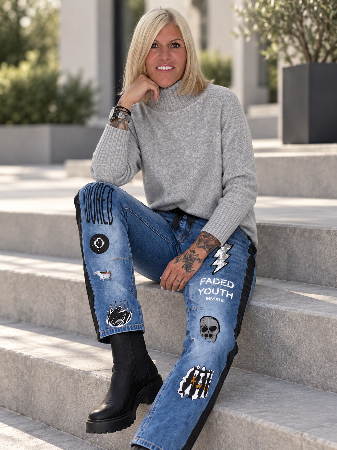 Weicher Pullover mit Stehkragen - grau