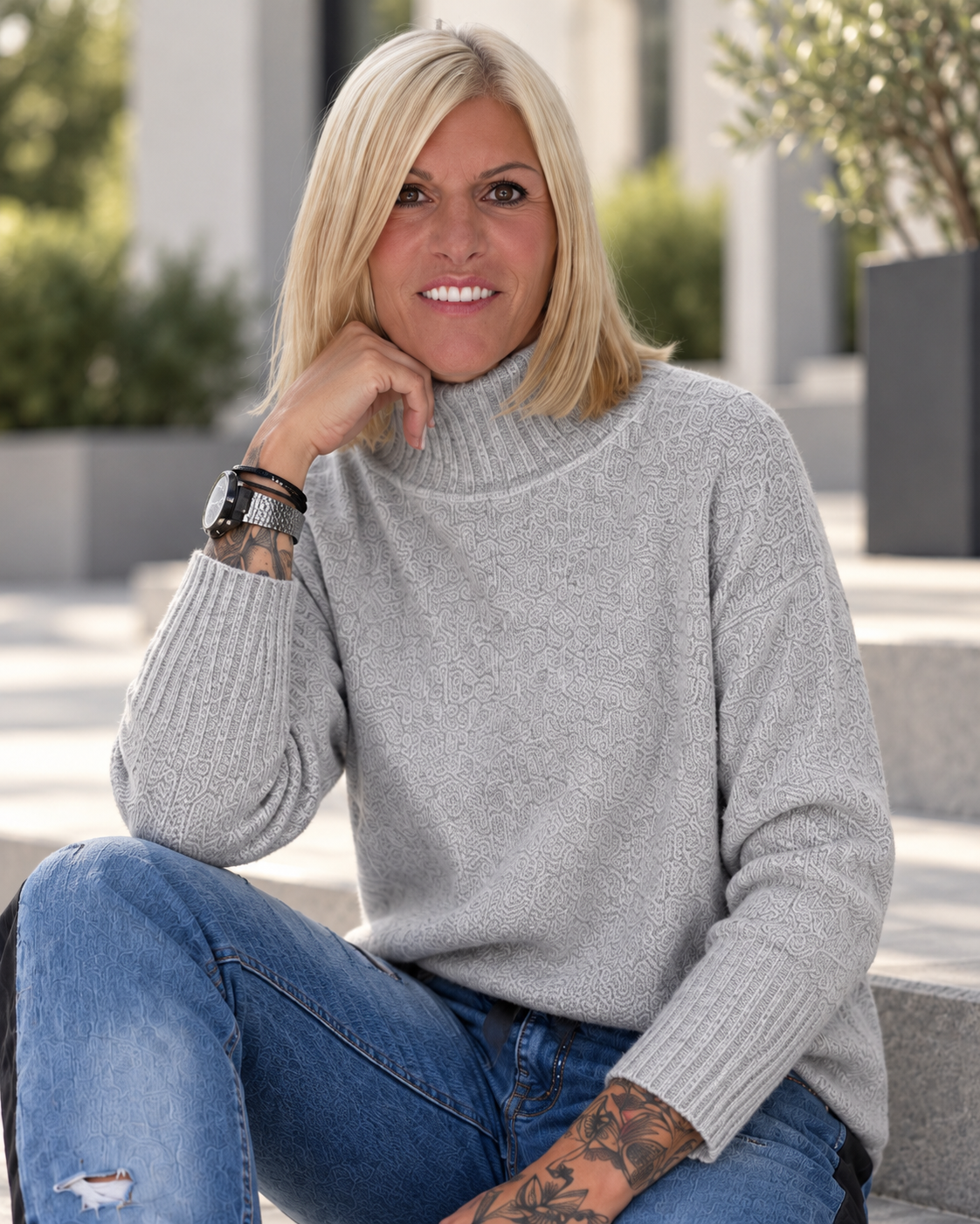 Weicher Pullover mit Stehkragen - grau