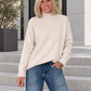 Weicher Pullover mit Stehkragen - beige