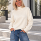 Weicher Pullover mit Stehkragen - creme