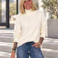 Weicher Pullover mit Stehkragen - creme