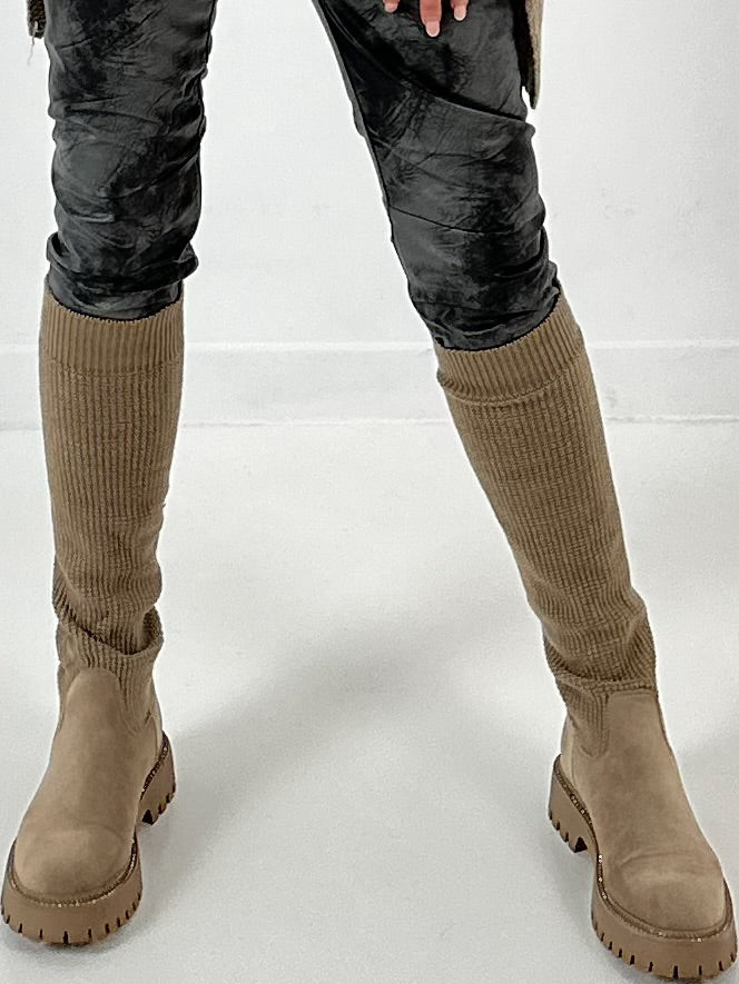 Chucky Sock Boot model "Snug" - beige