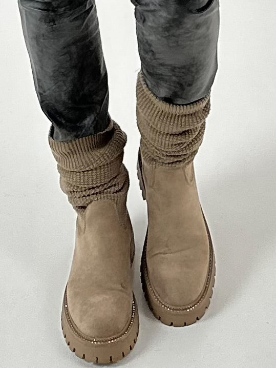 Chucky Sock Boot model "Snug" - beige