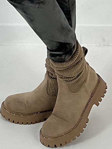 Chucky Sock Boot model "Snug" - beige
