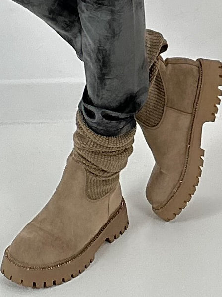Chucky Sock Boot model "Snug" - beige