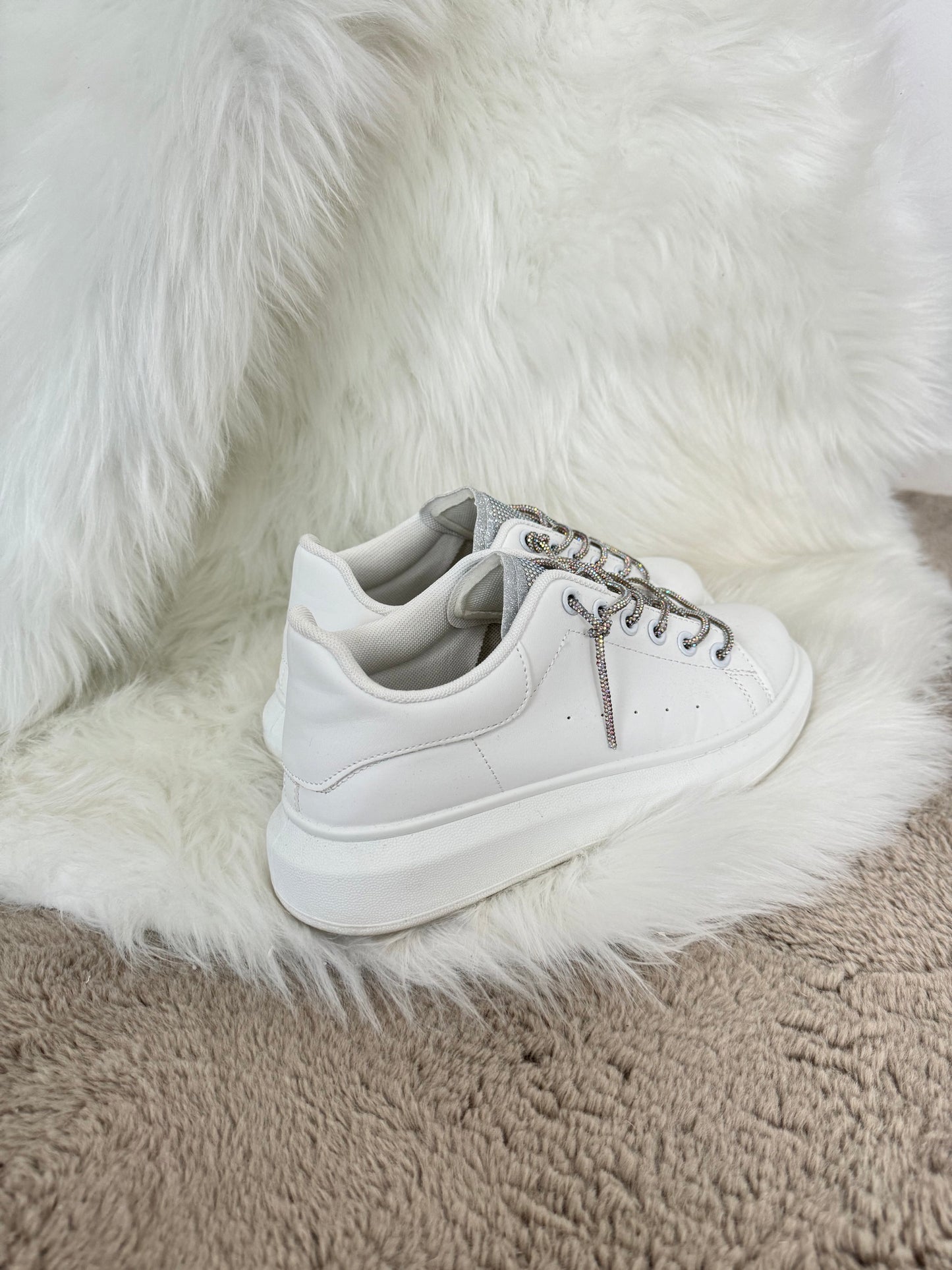 Sneakers met glitterveter en label "Mana" - wit