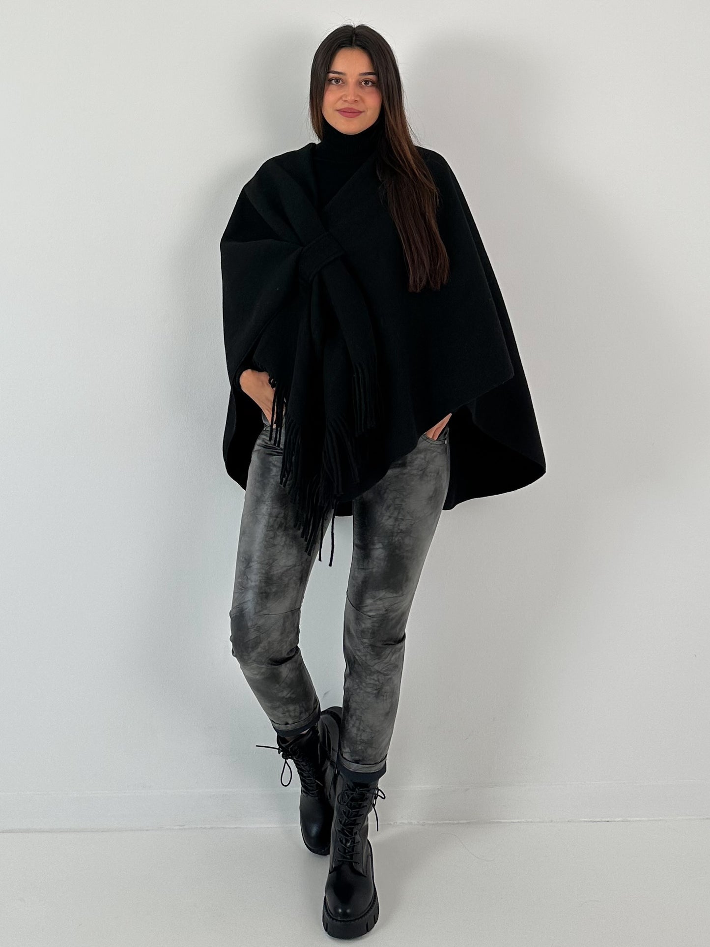 Poncho/Throw model "The Poncho" - black