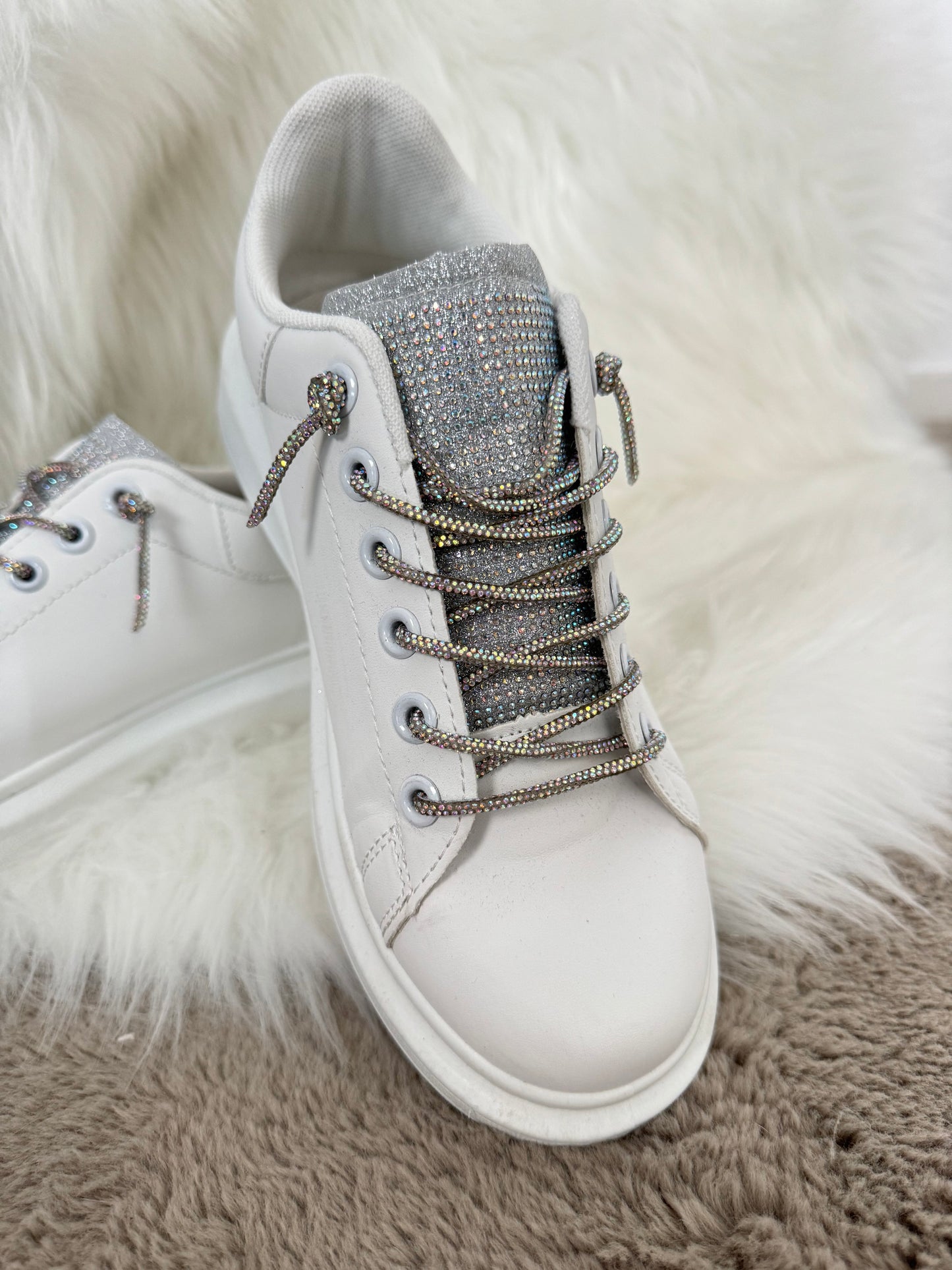 Sneakers with glitter lacing &amp; tab "Mana" - white