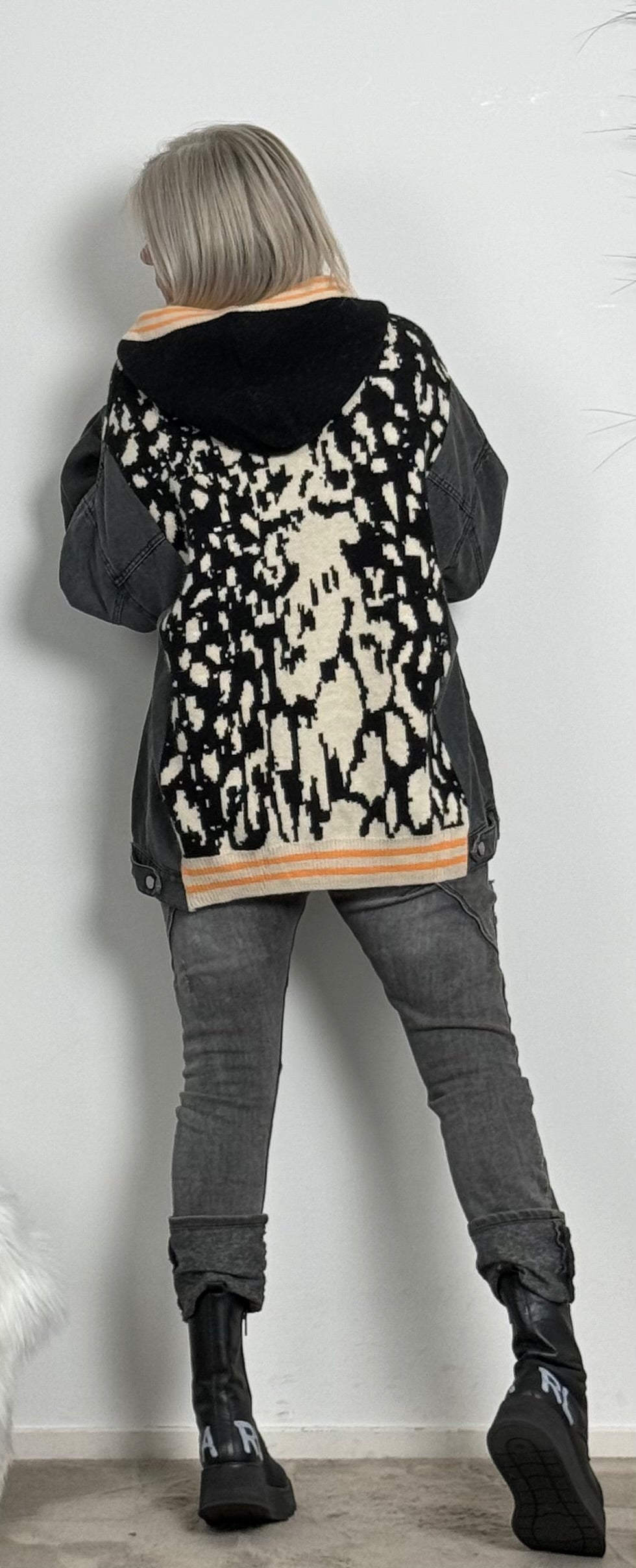 Oversized denim jacket with Leo knit insert "Joyce" - black-leo