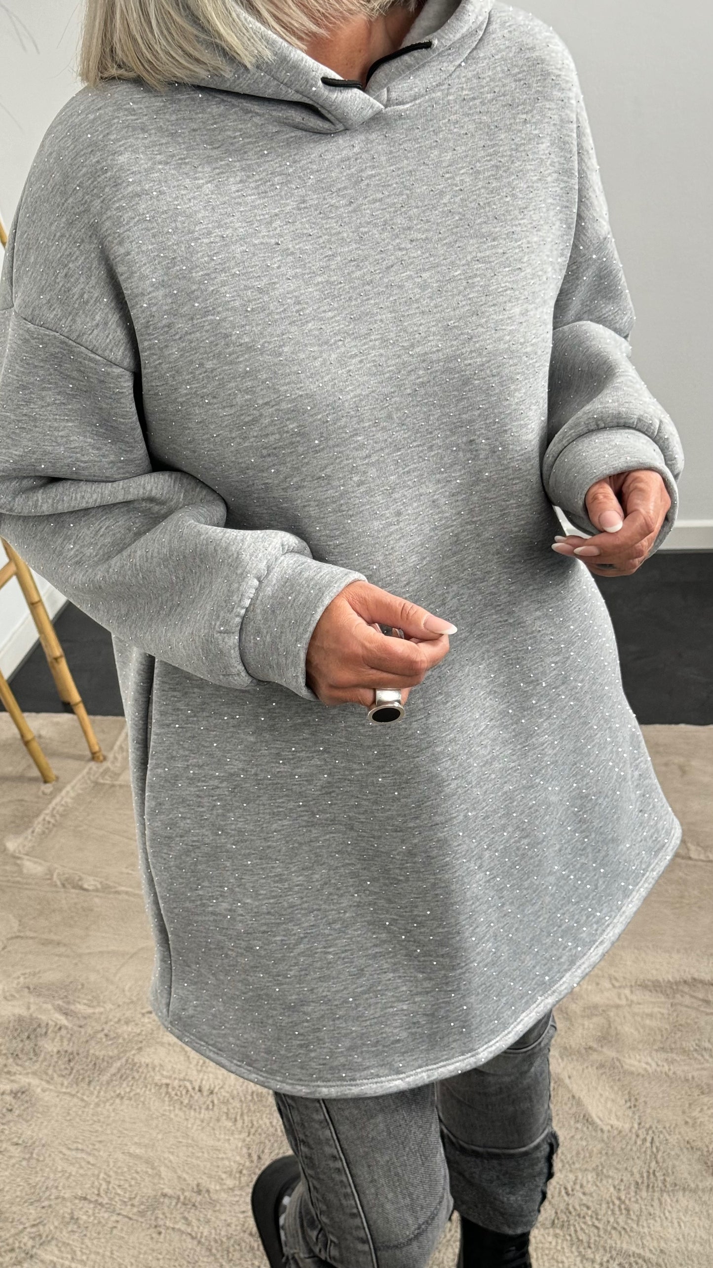 Long Hoodie mit Glitzersteinchen allover "Mel" - grau