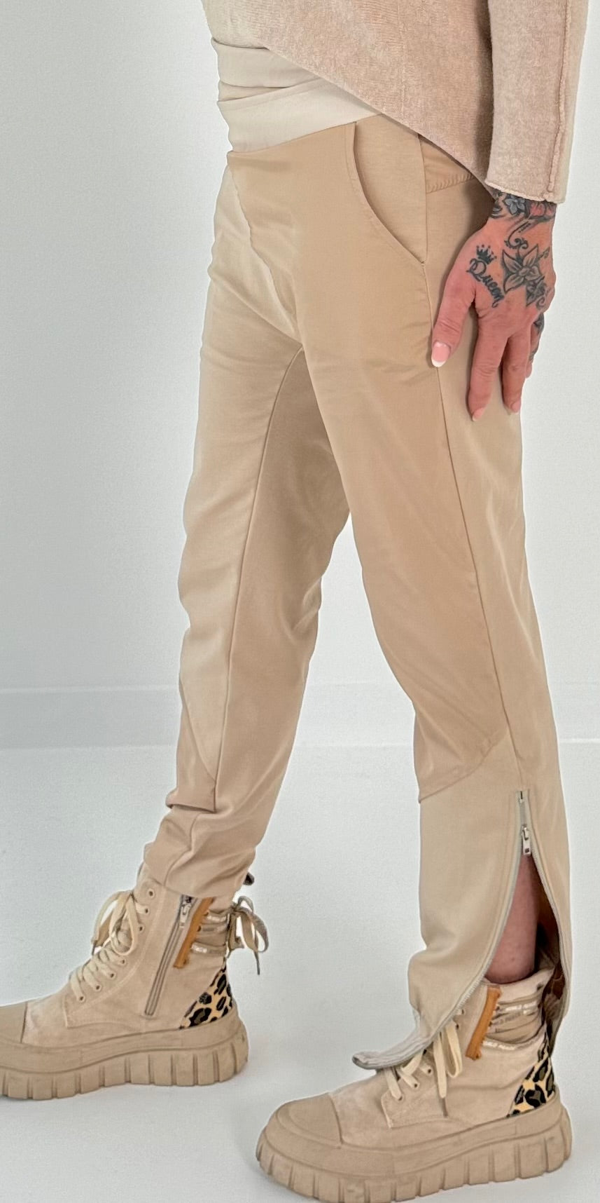 Pants in a sophisticated material mix model "Joy" - beige (available from approx. 19.12.24)