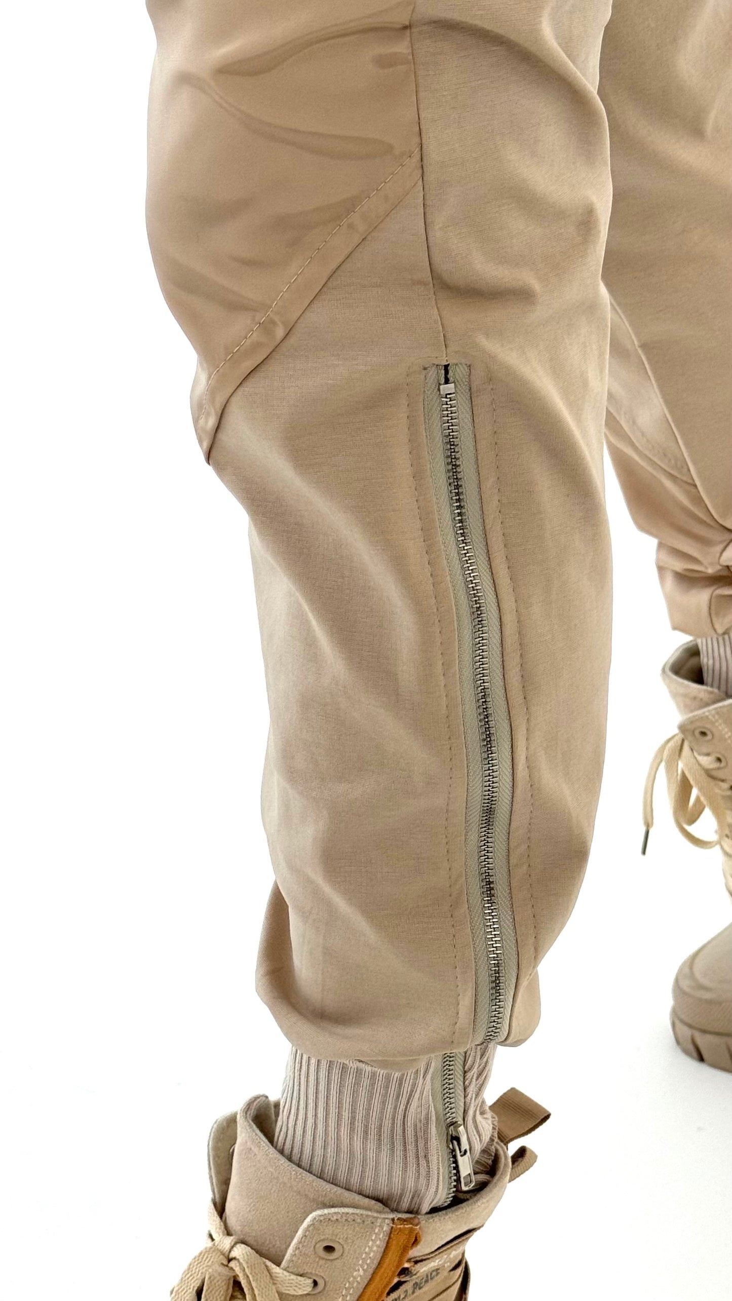 Pants in a sophisticated material mix model "Joy" - beige (available from approx. 19.12.24)