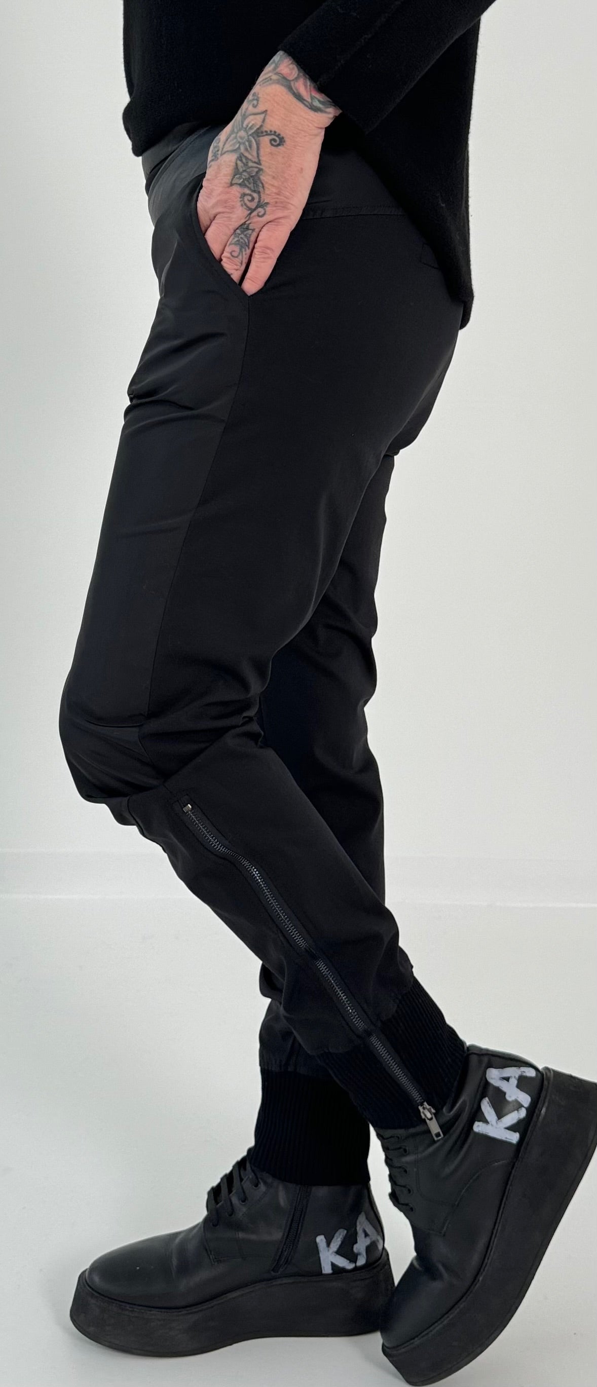 Pants in a sophisticated material mix model "Joy" - black (available from approx. 19.12.24)