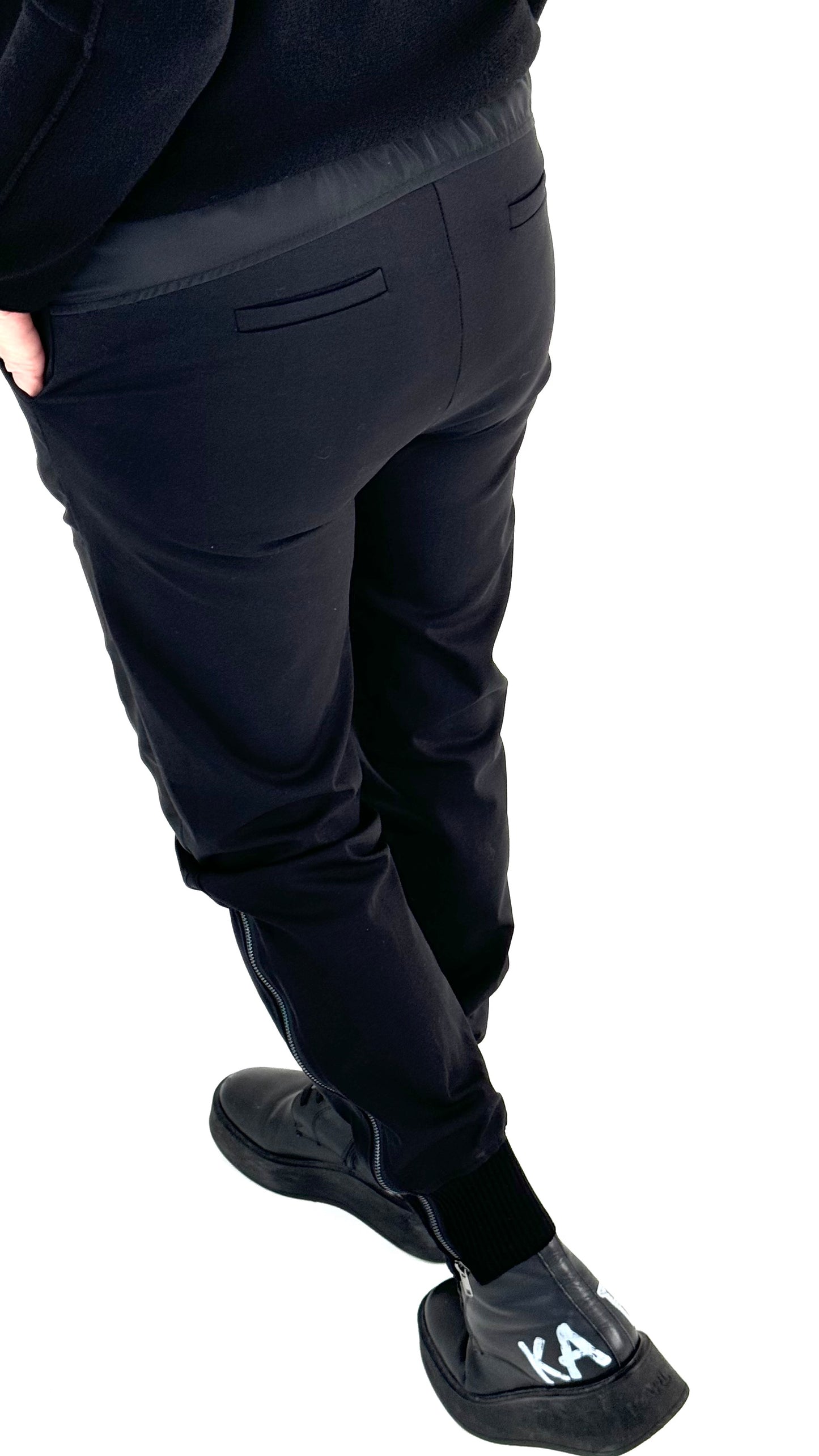 Pants in a sophisticated material mix model "Joy" - black (available from approx. 19.12.24)