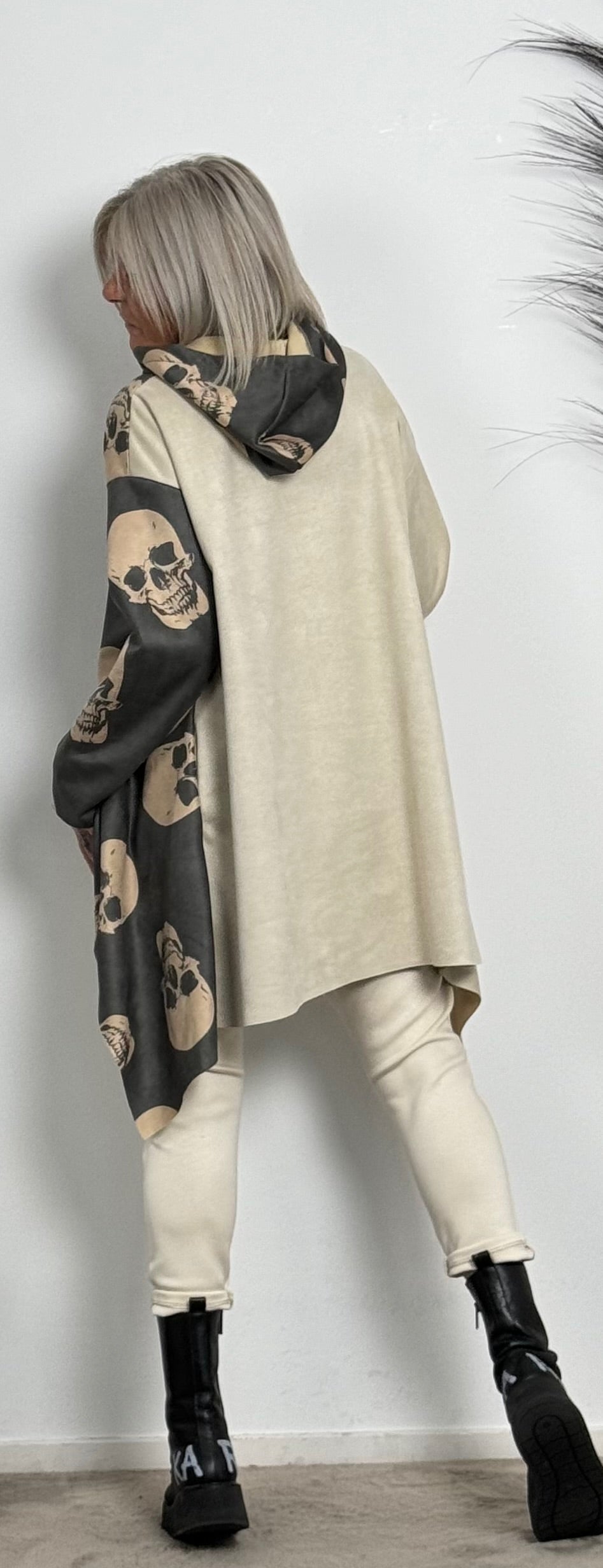 Hoodie jacket with zipper "Skull" - black-beige