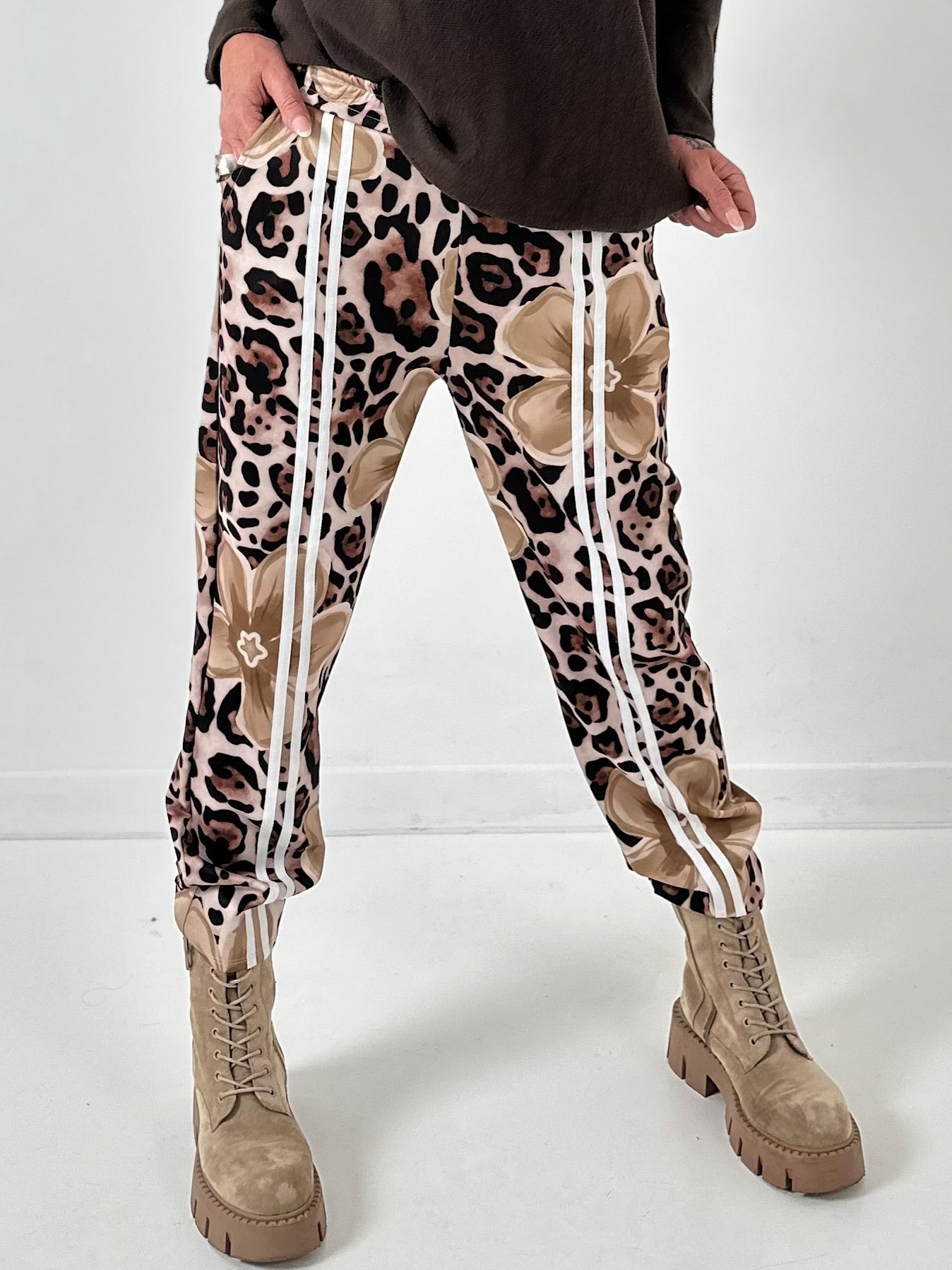 Pants model "Wild Blossom" - taupe-multicolored