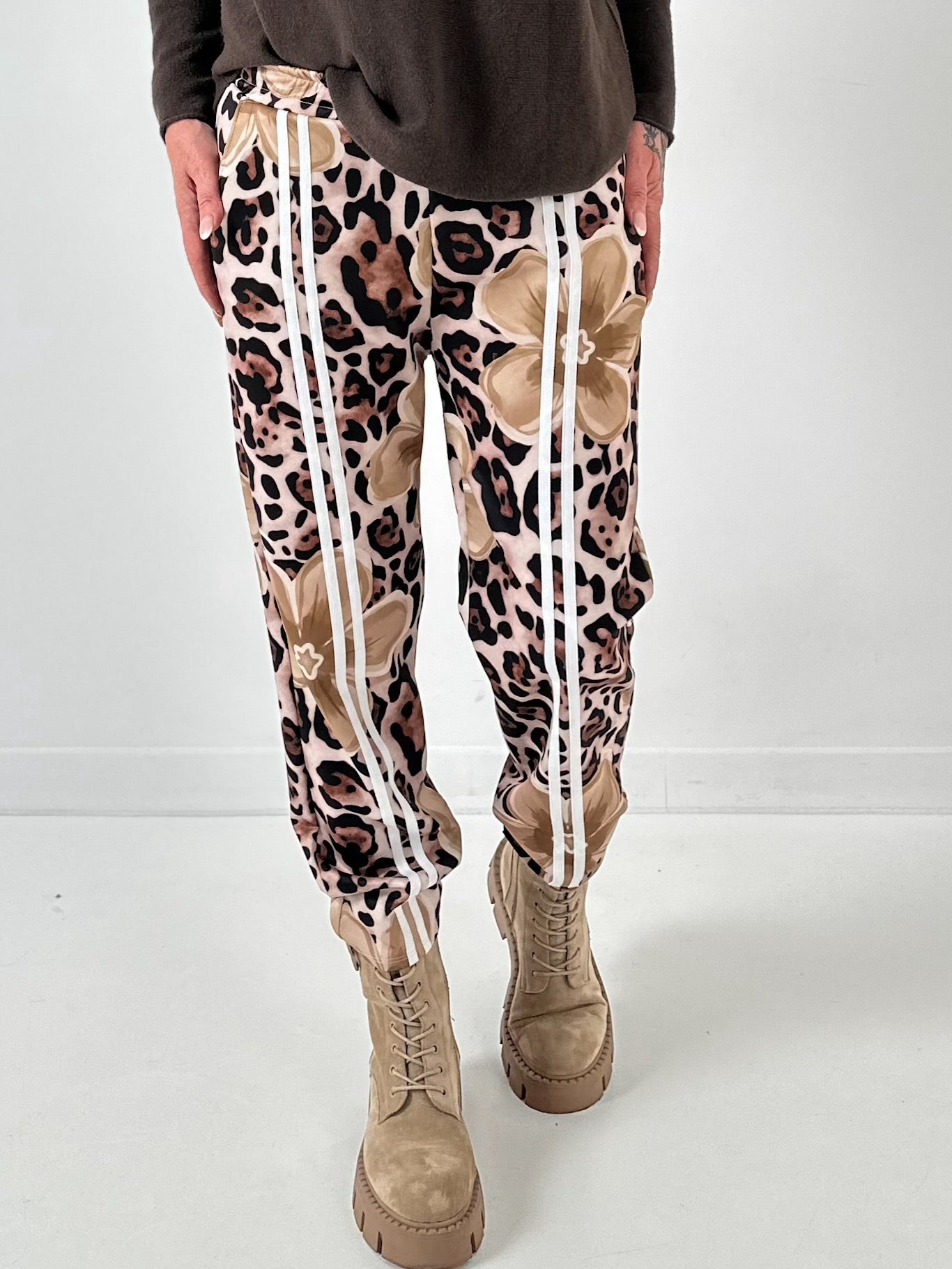 Pants model "Wild Blossom" - taupe-multicolored