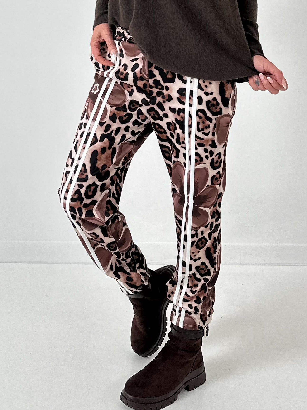 Pants model "Wild Blossom" - chocolate-multicolored