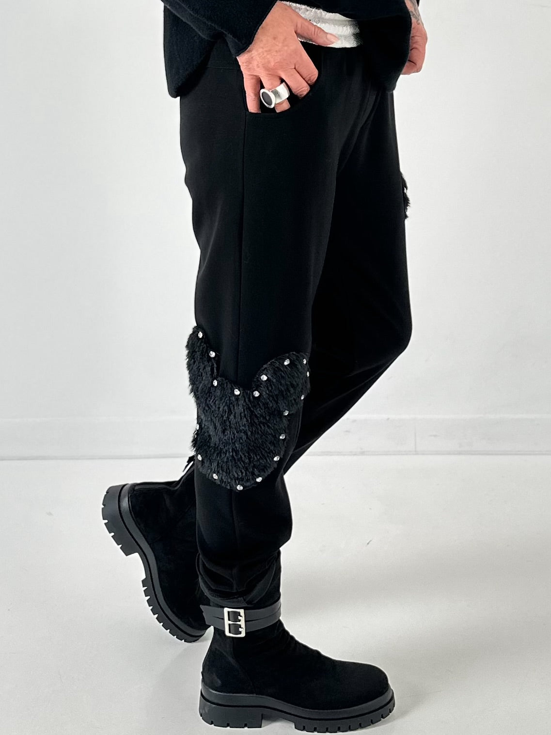 Pants model "Furry Patch" - black