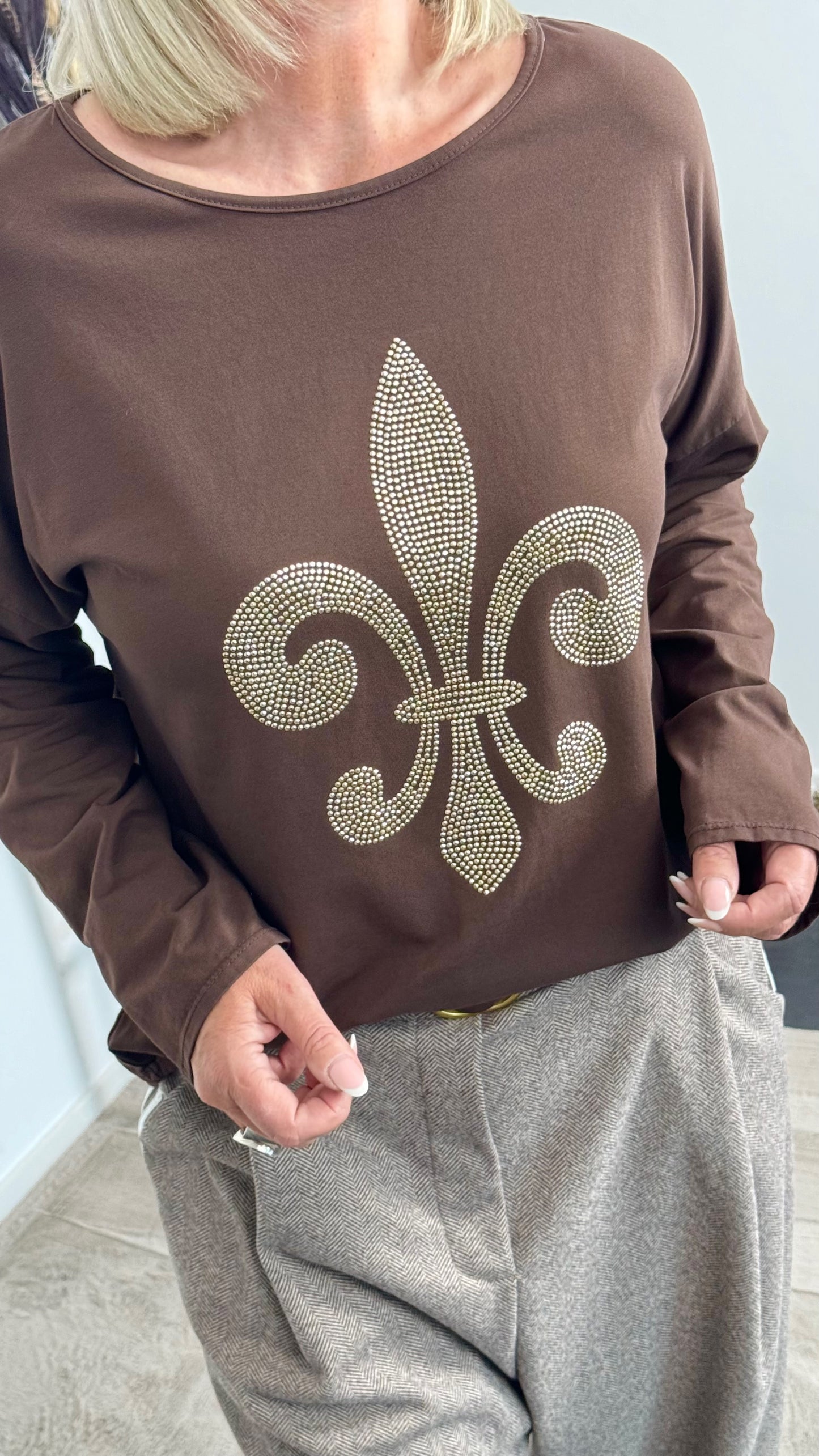 Shirt met strasssteentjes "Fleur-de-lis" - chocolade