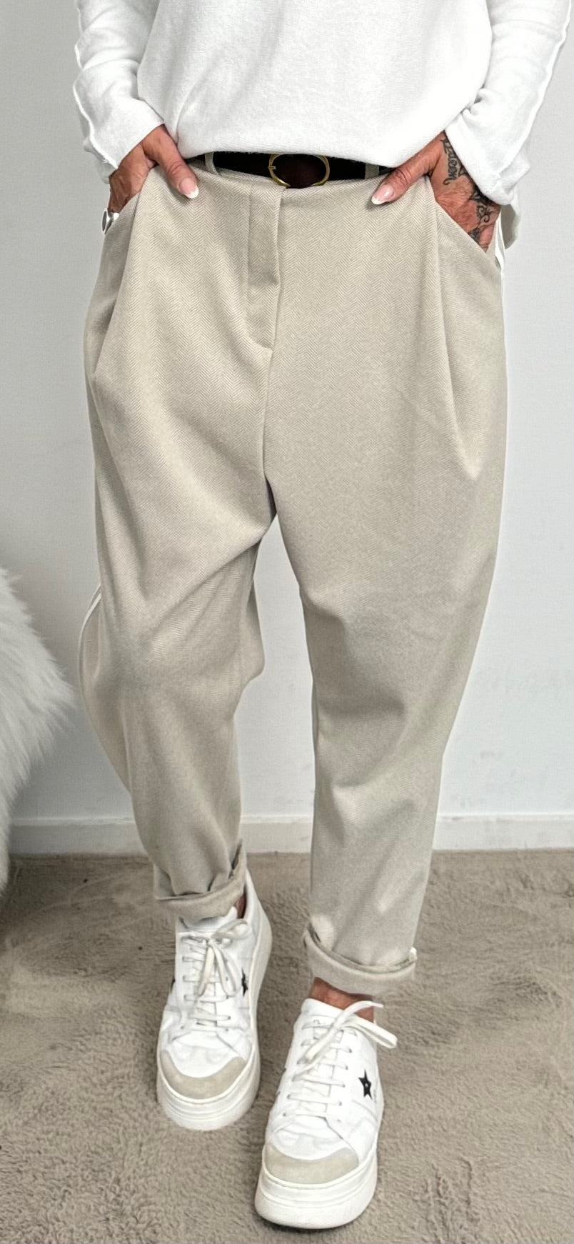 Baggy broek met zijstrepen "Rony" - beige (leverdatum ca. 10-08-2024)