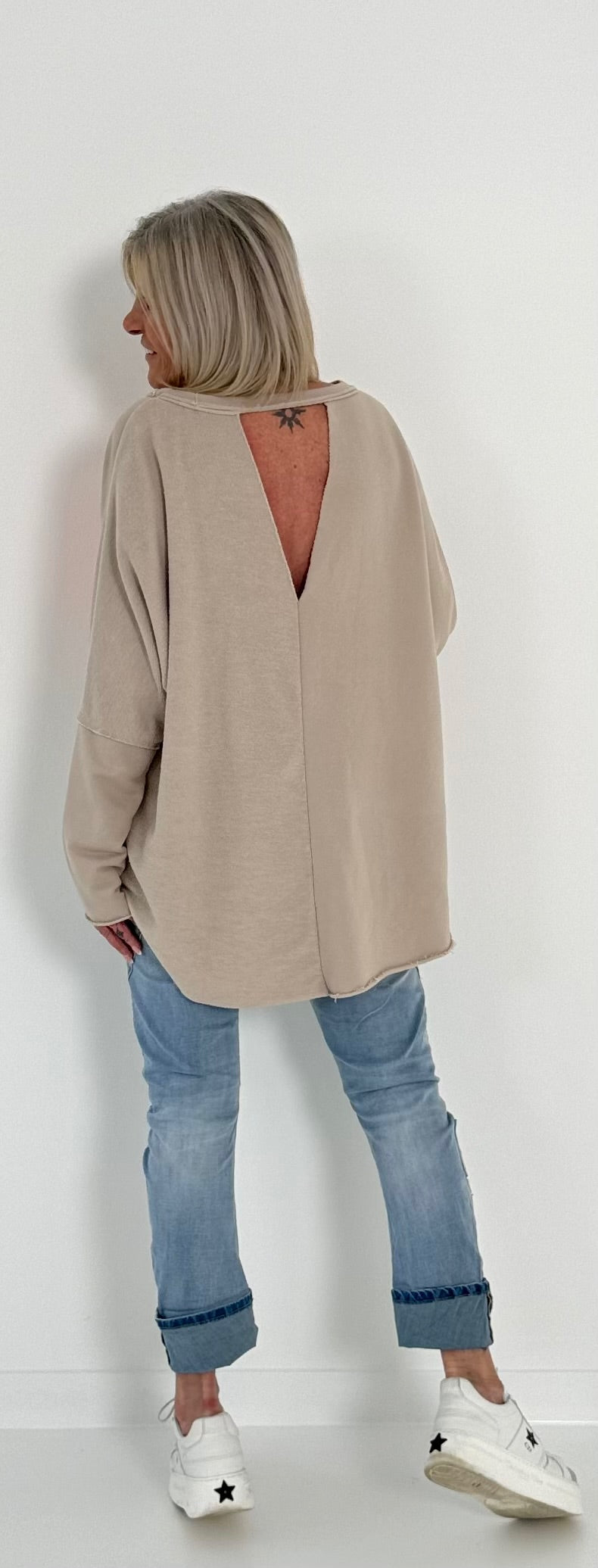 Sweatshirt mit Rückenausschnitt Modell "Rock Vintage" - beige