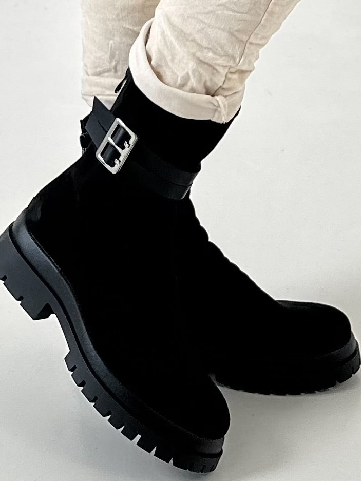 Bootie model "Buckle" - black