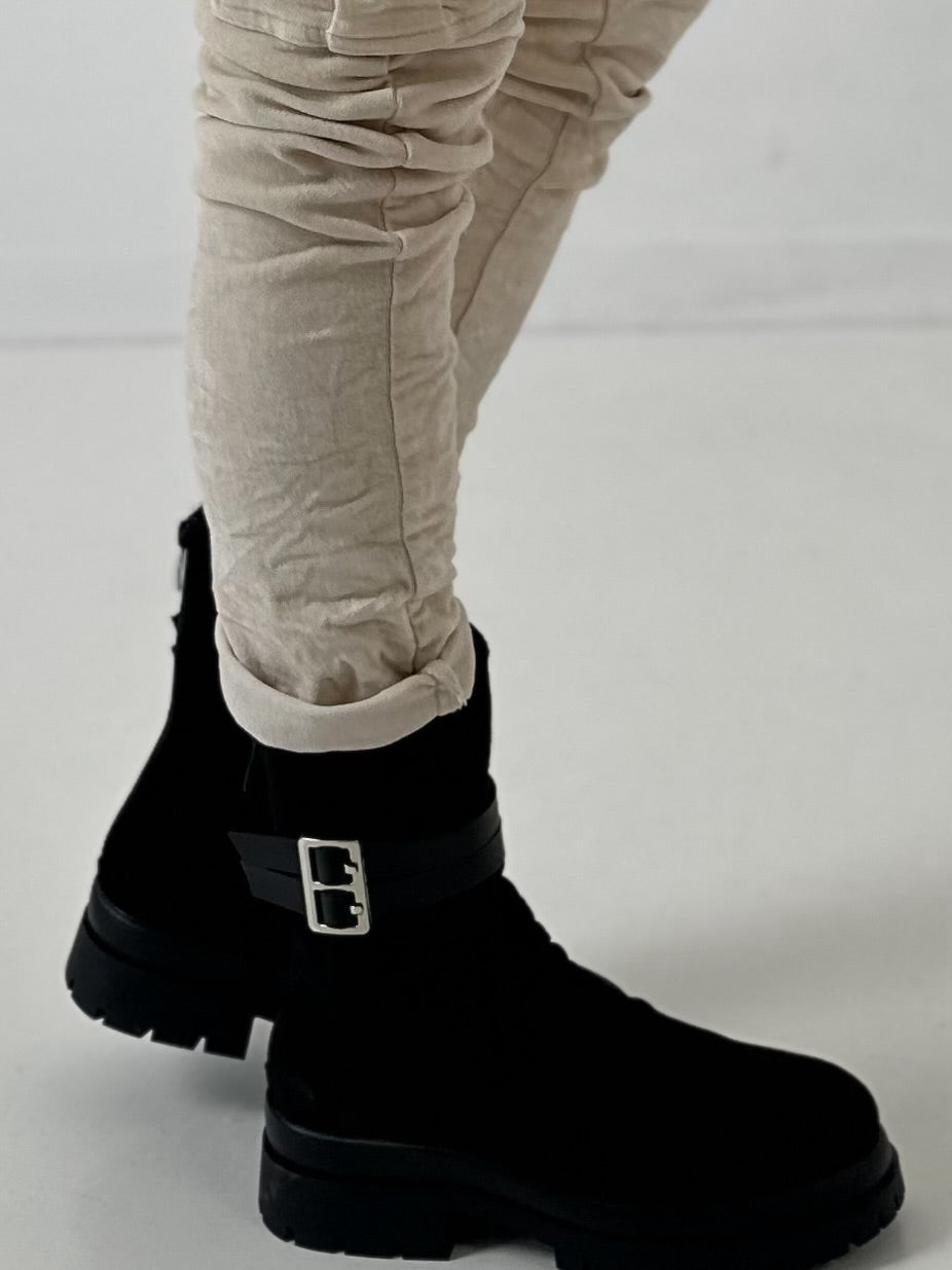 Bootie model "Buckle" - black