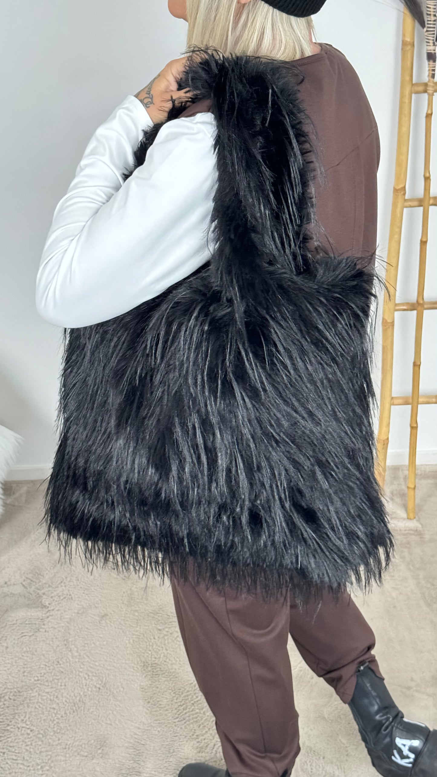 fur bag "Nika" - black