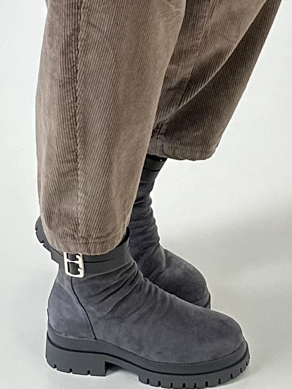 Bootie model "Buckle" - anthracite