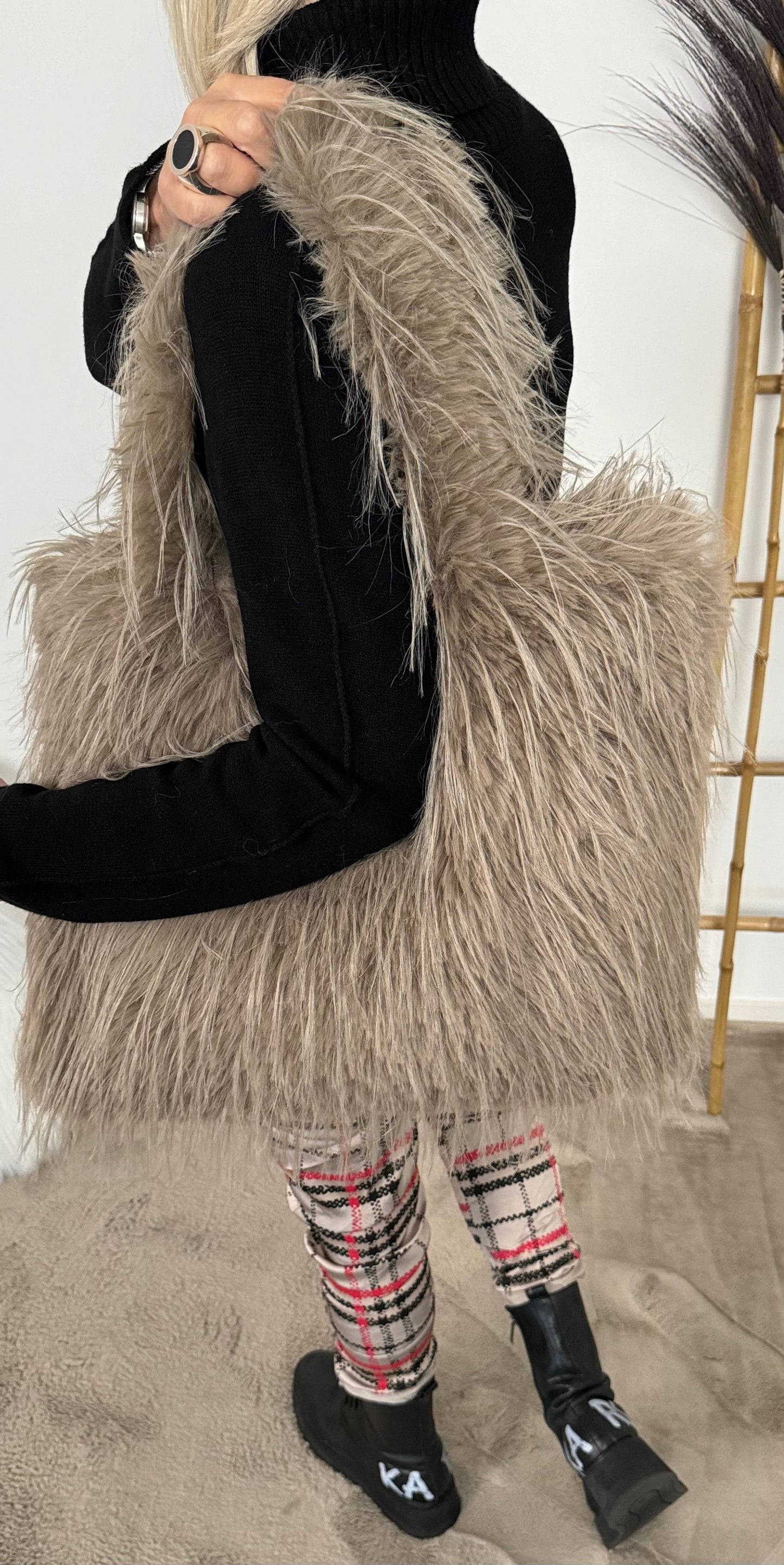 XXL fur bag "Nika" - taupe