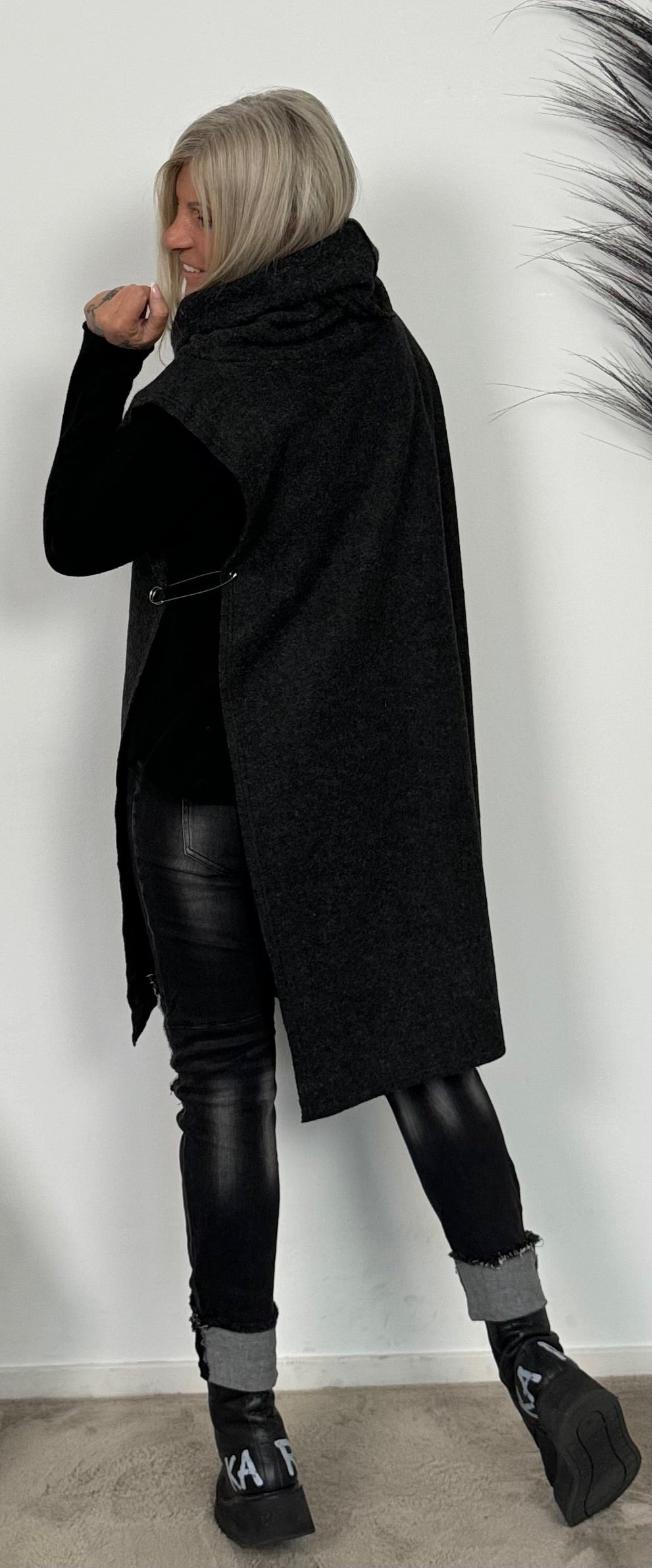 Poncho with large collar "Kara" - anthracite