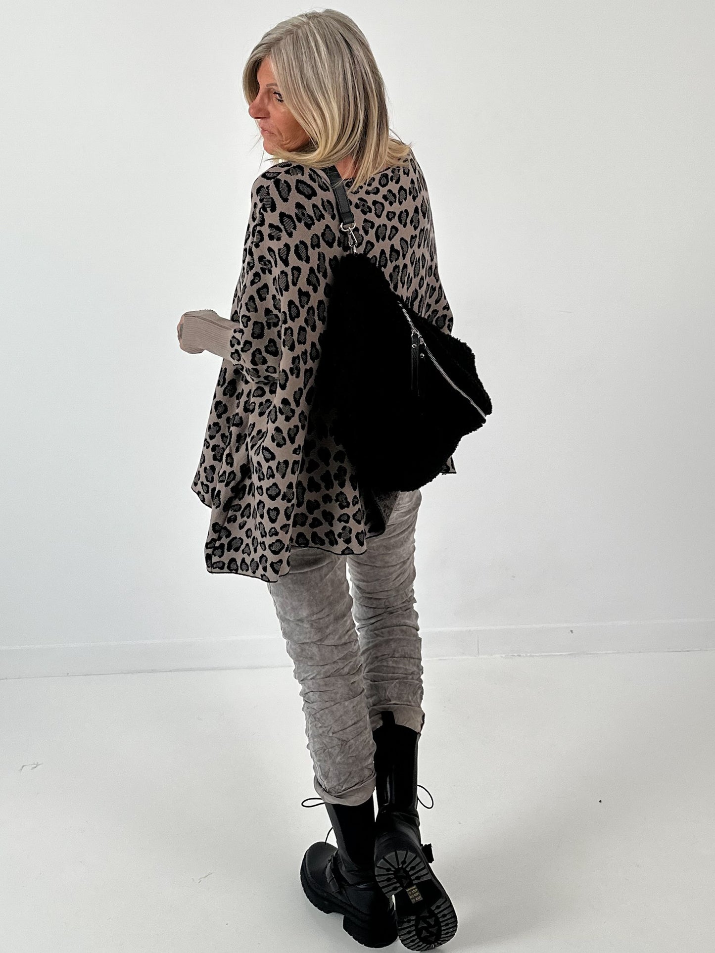 Crossbody bag model "Joell" - black