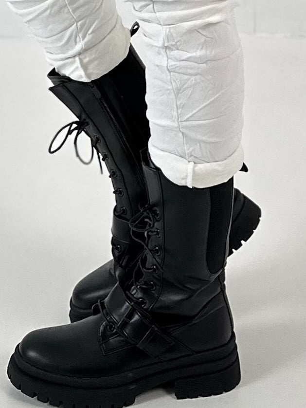Bootie model "Buckle Down" - black