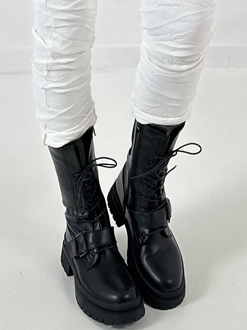 Bootie model "Buckle Down" - black