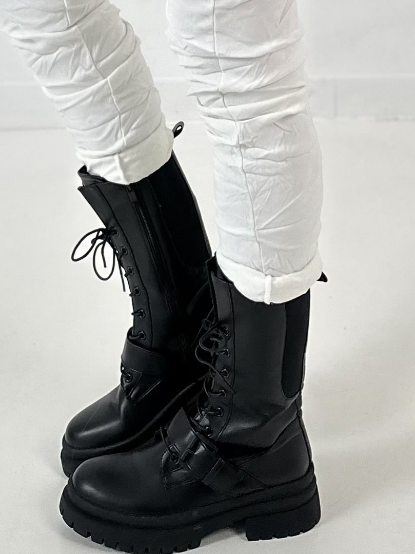 Bootie model "Buckle Down" - black