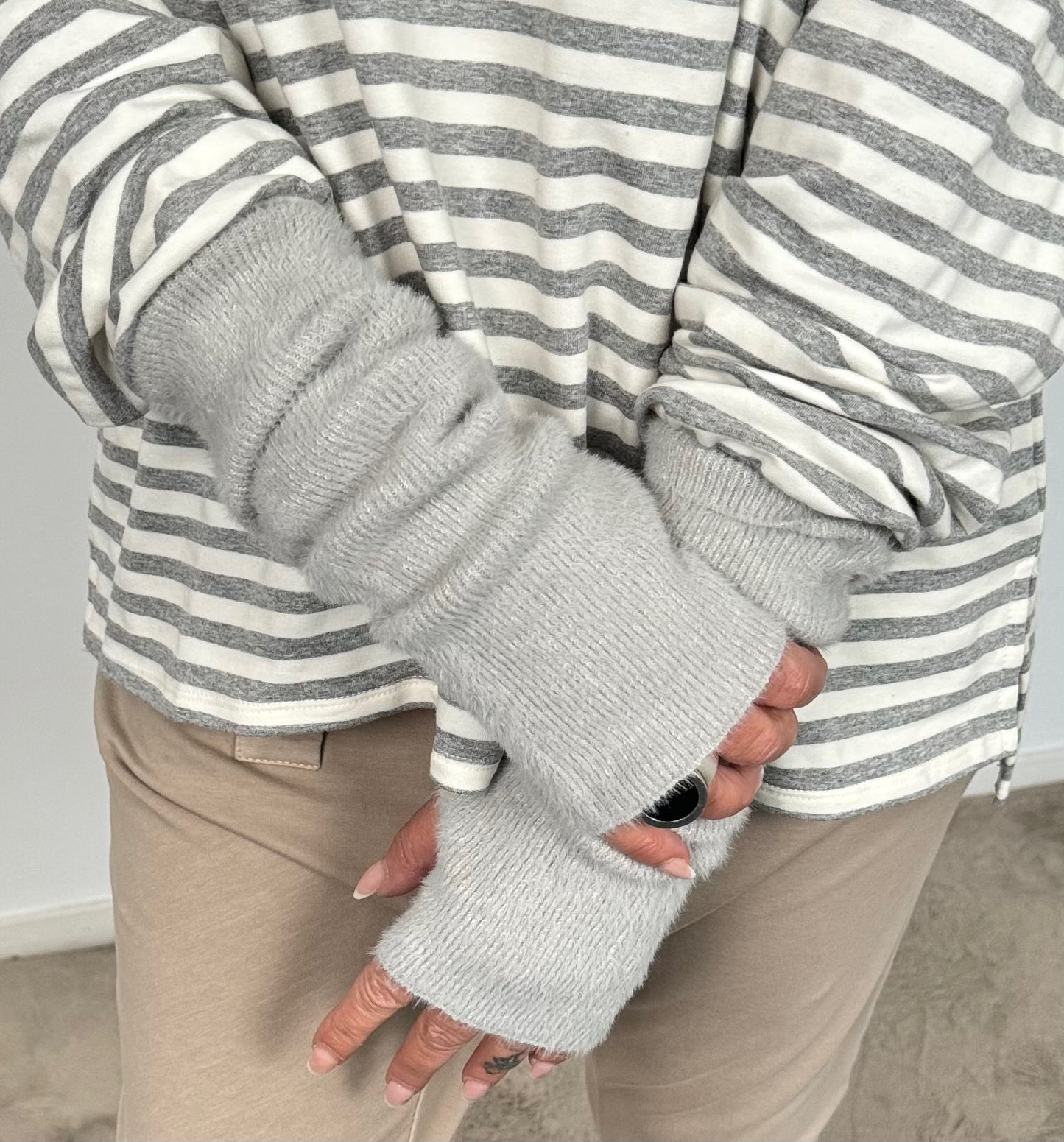 Hand cuffs/pulse warmers "Tati" - gray